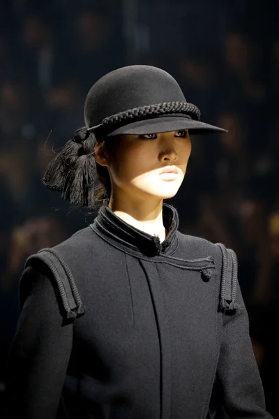 Look 17